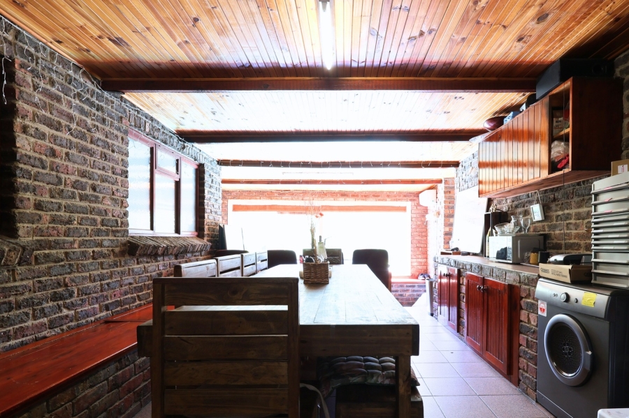 3 Bedroom Property for Sale in Uitsig Western Cape